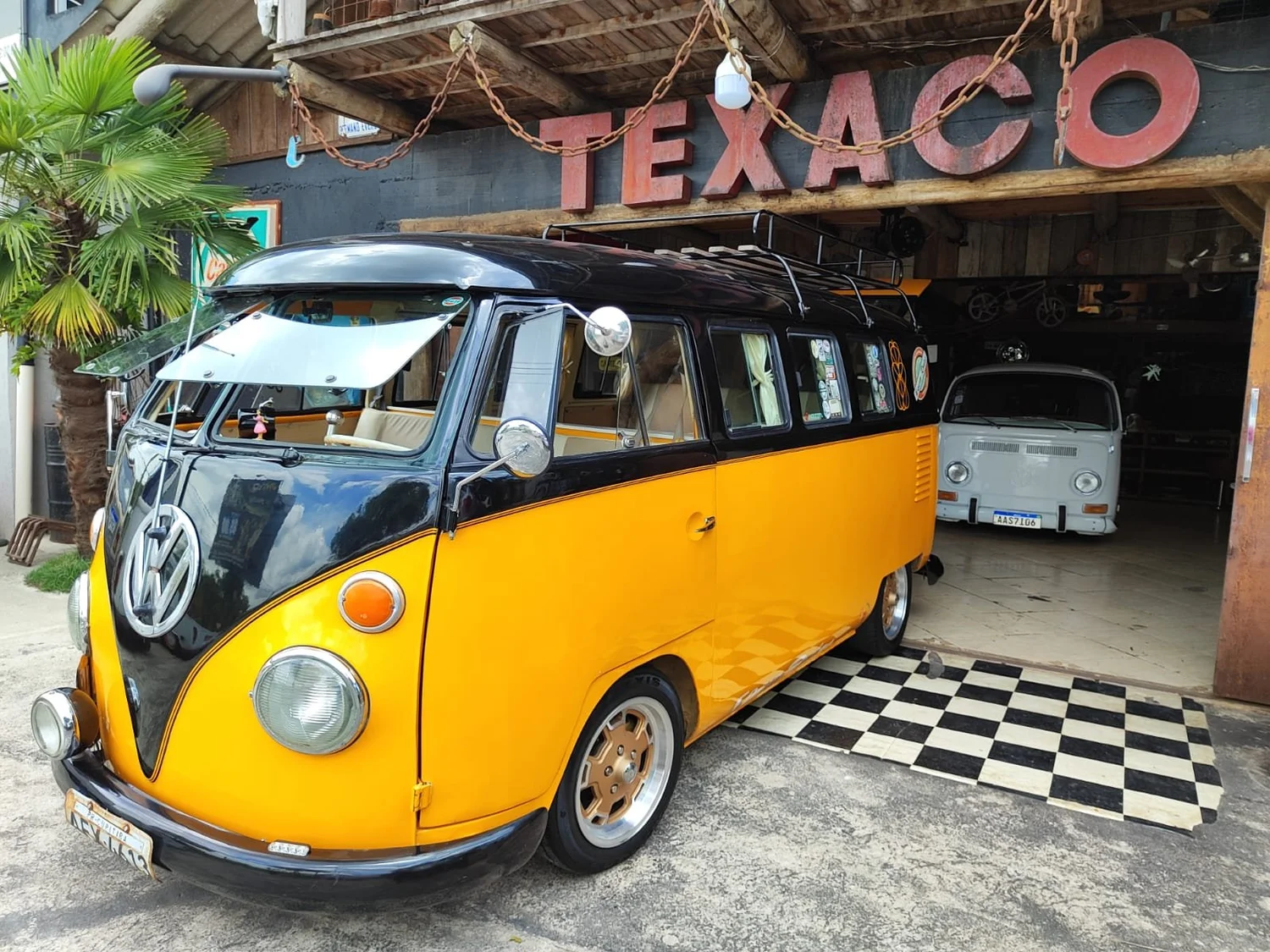VW T1 split window bus 1963 — Brazilian Classic Cars